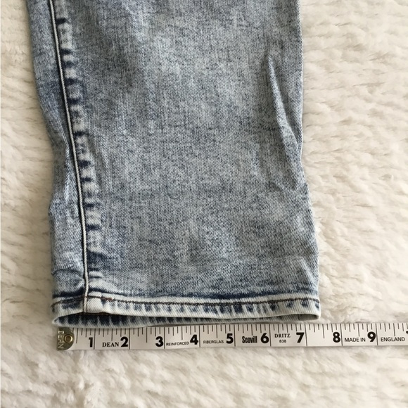 Express Mid Rise Medium Wash Ripped Boyfriend Jeans NWT size 10 - Picture 6 of 8
